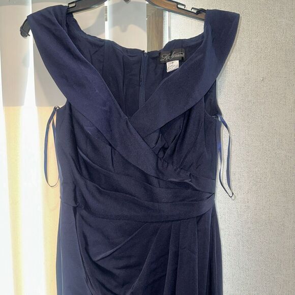 La Femme Navy Blue Off the Shoulder Ruched Lace Trumpet Gown Size 6. $438. 15 - Picture 2 of 11